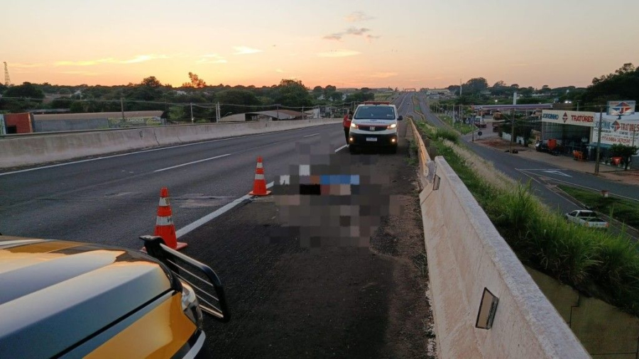 Pedestre morre após ser atropelado na BR-376 e motorista foge sem prestar socorro em Paranavaí