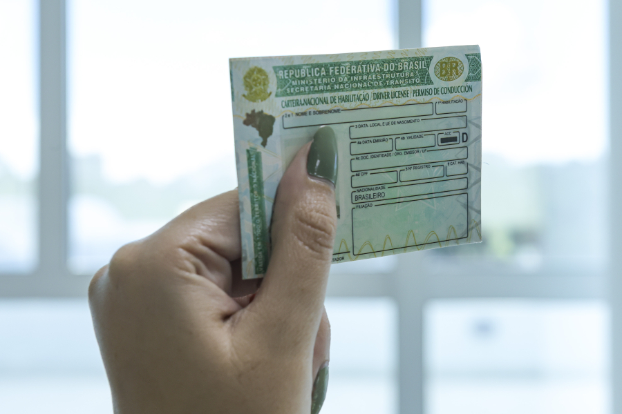 Detran-PR divulga lista de 4 mil selecionados no programa CNH Social