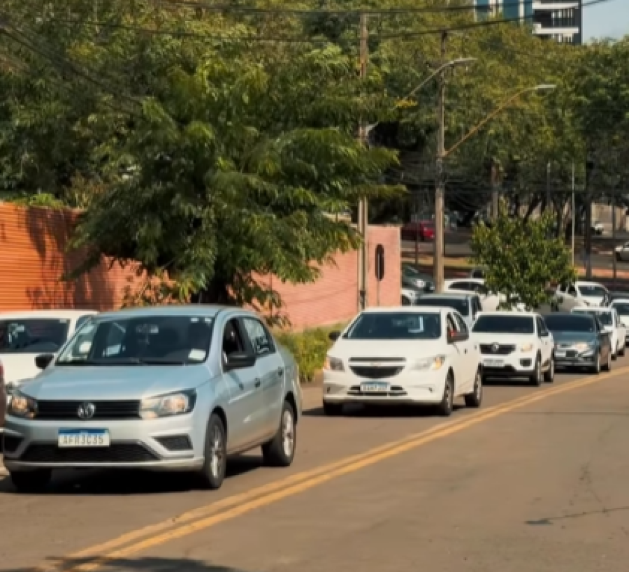 Motoristas de aplicativo e entregadores fazem passeata em Foz do Iguaçu