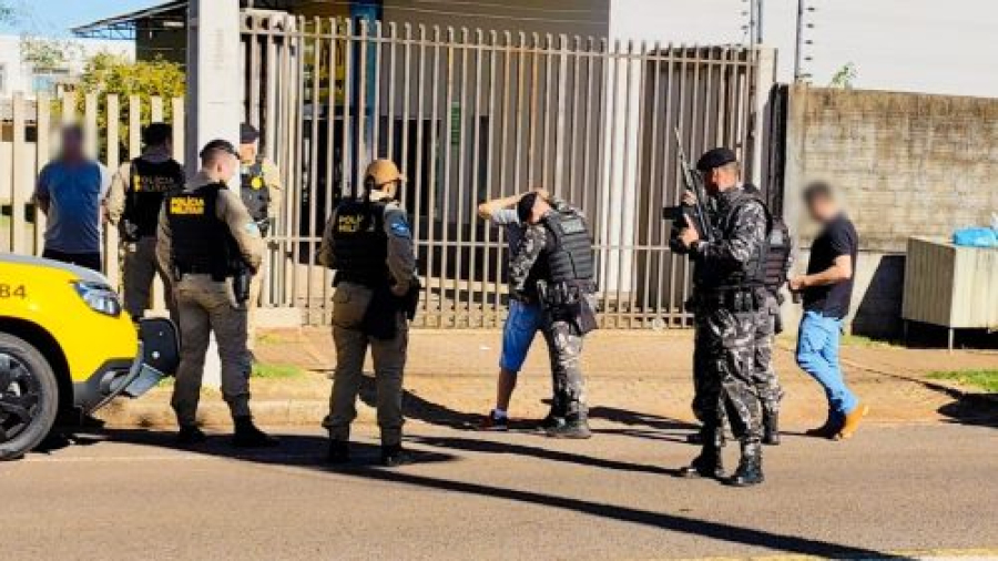 PM age rápido, prende três suspeitos e liberta vítima de sequestro-relâmpago em Cascavel