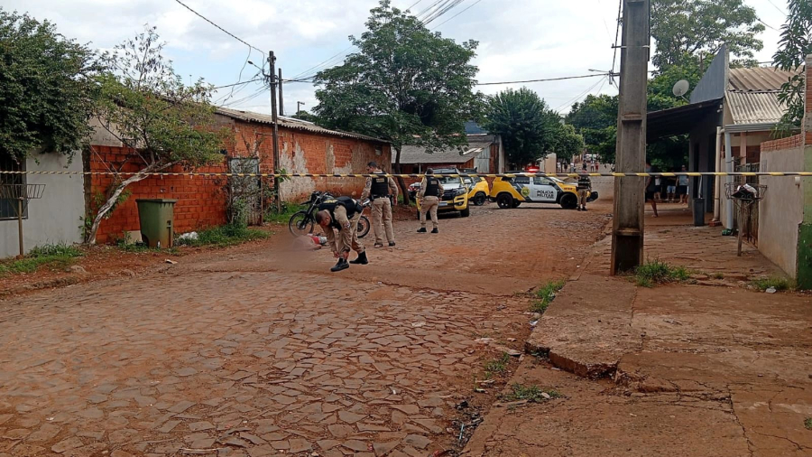Cinco pessoas são baleadas em ataque a tiros no bairro Porto Meira, em Foz do Iguaçu