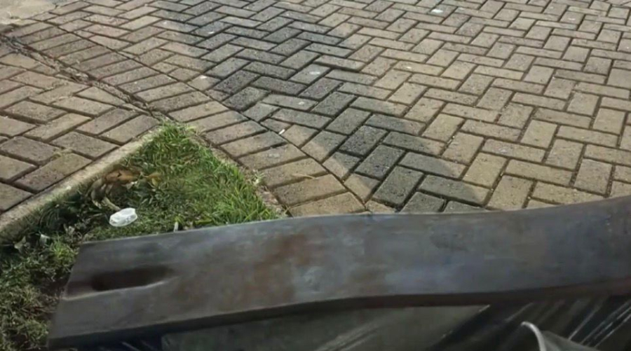 Vendedor é atacado com barra de ferro em revendedora de veículos em Cascavel